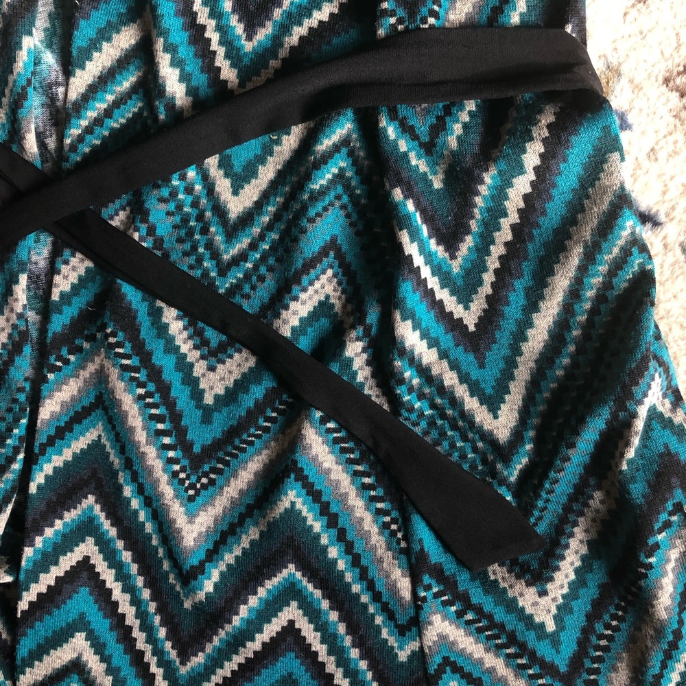 Beautiful Patterned Cardigan - Picture 3 of 4
